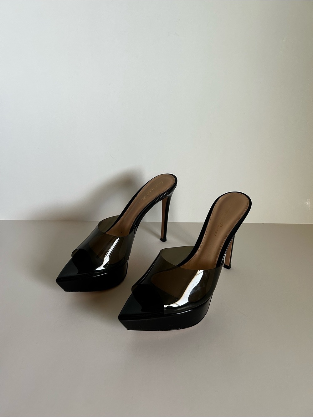 Gianvito Rossi Black Pointed Stiletto Mules - Picture 2 of 4